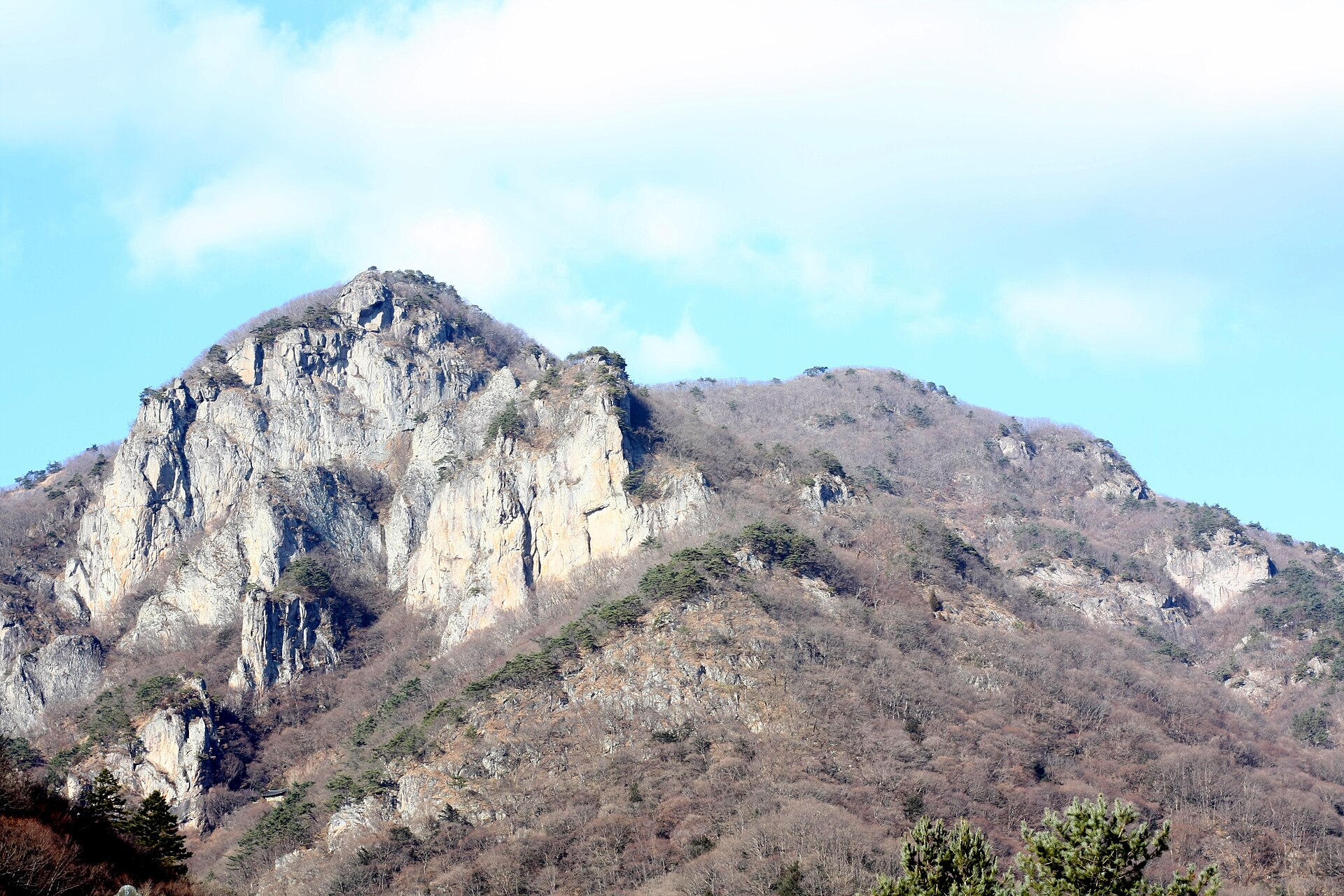 백암산